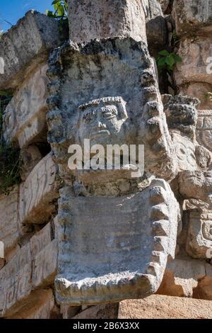 Schnitzereien am El Palacio, Maya-Ruinen an der archäologischen Stätte Labna, UNESCO-Weltkulturerbe, Ruta Puuc, Bundesstaat Yucatan, Mexiko Stockfoto