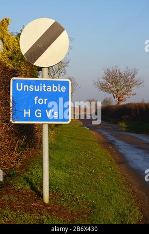 Unsuiable für hgv's Warnschild auf der Landstraße york yorkshire united Kingdom Stockfoto