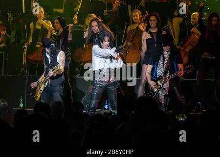 10.03.2020, Alice Cooper live auf der Bühne bei ROCK MEETS CLASSIC 2020 im Tempodrom in Berlin. Weltweite Verwendung Stockfoto