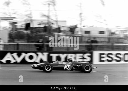 Graham Hill 1967 in seinem Lotus 48 Formel 2-Wagen in Silverstone. XXII BARC 2001967 Wills Trophäe für Formel-2-Fahrer, Runde 2 RAC/Autocar Trophäe, Runde 2 Silverstone Circuit Stockfoto