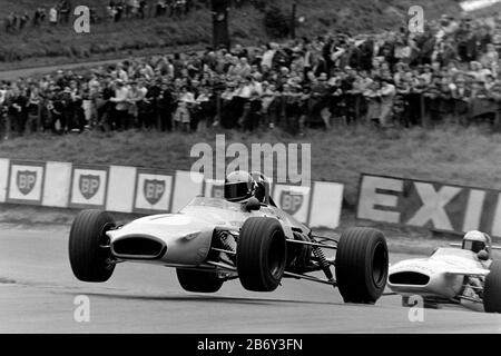 Mike Beuttlers Clarke Mordaunt Racing Brabham BT28 im Jahr 1970 auf dem Berg im Cadwell Park. Bosch Motorsport - Shell Super Oil British F3 Championship, Rd 10 M.C.D. Lombank British F3 Championship, Platz 9 Championnat de France Platz 13 Stockfoto