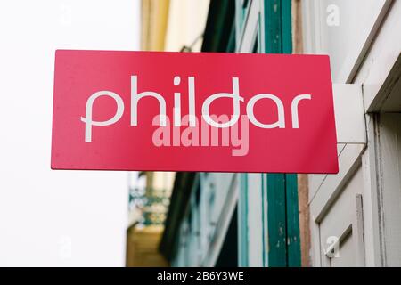 Bordeaux, Aquitanien/Frankreich - 01 24 2020: Phildar-Logo-Ladengeschäft am Schaufassadengebäude Stockfoto