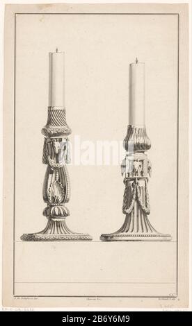 Kandelaars traf auf Ramskop en runderschedels 27e Cahier CC Cahier de 12 Flambeaux et Kronleuchters de Table &c (serietitel) IIe Volume De l'Oeuvre de J Ch Delafosse (serietitel) Zwei Kerzenleuchter mit Girlanden, links mit einem Widderkopf und rechts runderschedels. Hersteller: Druckmaschine: Berthault (denkmalgeschütztes Eigentum) entworfen von: Jean-Charles Delafosse (denkmalgeschütztes Gebäude) Herausgeber: Jacques-François Chéreau (denkmalgeschütztes Eigentum) Ort Herstellung: Paris Datum: 1701 Physikalische Eigenschaften: Ätzungs- und Engra-Material: Papiertechnik: Ätzung/Engra-Messungen (Druckverfahren) Plattenkante: H 371 mm × W 227 mm Stockfoto