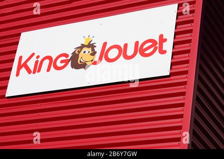 Bordeaux, Aquitanien/Frankreich - 10 23 2019: Logo King jouet french Shop Game und Schild für Kinderspielzeuge Stockfoto