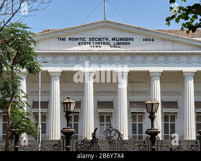 März 2020 Der Asiatische Socity Mumbai und das Rathaus Shahid Bhagat Singh Road Horniman Circle, in der Nähe von RBI, Fort, Mumbai, Maharashtra Indien Stockfoto