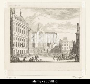 Kapitein Scheerenberg verjaagt de oproerkraaiers, 1747 Unter der Leitung von Meister Abraham Scheerenberg sind Orangenriefer, die vom Rathaus und der Staumauer, 9. November 1747, wegfahren. In der besetzten Halle leuchtet ein Demonstrant, der aus dem Fenster geschleudert wurde, was eine verspottete Referenz auf den durch den Bailiff getragenen Stab ist. Mitten in der neuen Kirche und im rechten Teil der waag. Hersteller : Druckerhersteller Simon Fokke (denkmalgeschütztes Gebäude) in seinem Entwurf: Simon Fokke (denkmalgeschütztes Eigentum) Ort Herstellung: Amsterdam Datum: 178989898989898989898989898989898989898989898989610 Stockfoto