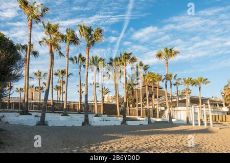 Nikki Beach Club Marbella, für die Wintersaison geschlossen, Marbella, Andalusien, Spanien. Stockfoto