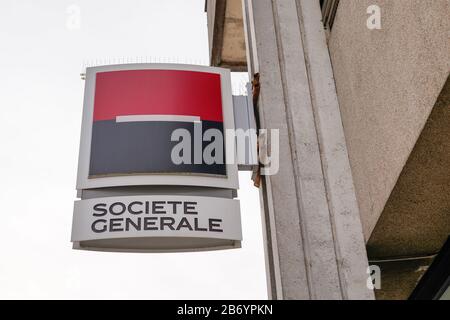 Bordeaux, Aquitanien / Frankreich - 09 23 2019: Société Generale unterzeichnet Bankfiliale am Eingang der Filiale Stockfoto