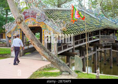 Thanh Toan Brücke, alte japanische Brücke im Dorf Thuy Thanh, Provinz Thua Thien Hue, Vietnam Stockfoto