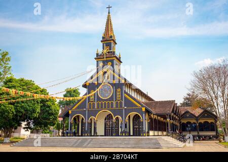 Die Kathedrale Kon Tum, auch bekannt als Wooden Church, Kon Tum, Provinz Kon Tum, Vietnam Stockfoto