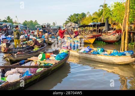 Phong Dien Floating Market, Phong Dien District, Can Tho, Mekong Delta, Vietnam Stockfoto