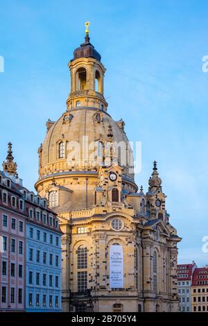 Deutschland, Sachsen, Dresden, Altstadt. Dresdner Frauenkirche und Gebäude an der Neumark. Stockfoto