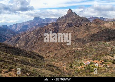Der Berg Roque Bentayga auf Gran Canaria Stockfoto