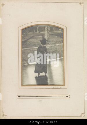 Koningin Wilhelmina op het ijs Königin Wilhelmina über den Ijs Objekttyp : Regierungsbild Artikelnummer: RP-F-F00650-AL Hersteller: Fotograf: Delboy dating: Feb 1901ToelichtingDe hier aufgeführte Überschrift bezieht sich auf den höchsten erhaltenen Titel des Themas, nicht unbedingt auf den Titel, der auf dieser Show draagt.Onderwerwie dargestellt wurde: Wilhelmina (Königin der Niederlande) Stockfoto