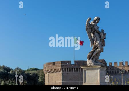 ROM, Italien - 11. März 2020: Die Stadt leert sich von Touristen und Menschen, die Straßen und Hauptorte der Hauptstadt bleiben aufgrund der gesundheitlichen Notlage des Coronavirus, die ganz Italien getroffen hat, verlassen. Stockfoto