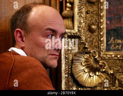 Chief Adviser to Premierminister Boris Johnson, Dominic Cummings at a News Conference inside 10 Downing Street, London, nach dem letzten COBRA-Treffen, um die Antwort der Regierung auf die Coronavirus-Krise zu besprechen. Stockfoto