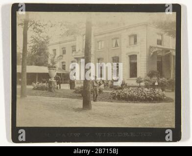 Landhuis Rural Property Type: Fotos Artikelnummer: RP-F 2007-349-10 Aufschriften / Marken: Unterschrift mit dem Stempel "H. Peacock Q. Who: LDRECHT'annotie, verso auf Label, geschrieben in Stift: 'Nein 63. 408. Hersteller: Fotograf: Henry Peacock Wieeldrecht (auf dem Objekt angegeben) Ort Herstellung: Niederlande Datum: 1891 Physikalische Eigenschaften: Albumin Druckmaterial: Fotopapier, Pappe Technik: Albumin Druckabmessungen: Bild: H 78 mm × W 106 mmblad: H 92 mm × b 115 mm Stockfoto