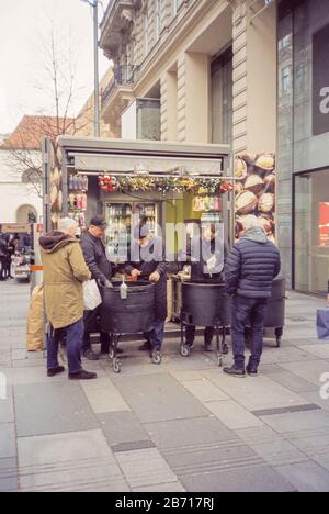 Wurstständer Würstlstand, Kupferschmiedgasse, Wien Wien, Österreich. Stockfoto