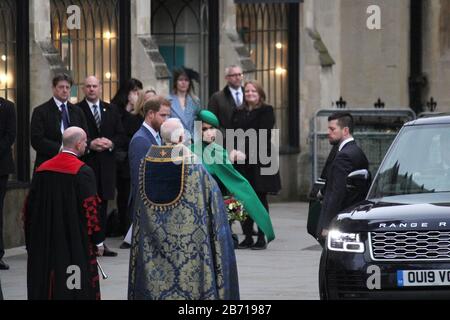 London, Großbritannien - 09/03/2020: Meghan markle und Prinz harry besuchen den Commonwealth Day Service in Westminster Abby, London. Ihr letztes offizielles Engagement, bevor sie sich aus dem königlichen Leben zurücklehnen Stockfoto