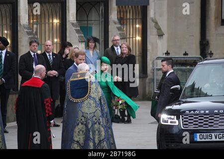 London, Großbritannien - 09/03/2020: Meghan markle und Prinz harry besuchen den Commonwealth Day Service in Westminster Abby, London. Ihr letztes offizielles Engagement, bevor sie sich aus dem königlichen Leben zurücklehnen Stockfoto