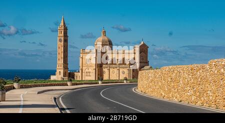 Die TA Pinu Kirche auf Gozo ist ein berühmtes Wahrzeichen der Insel Stockfoto