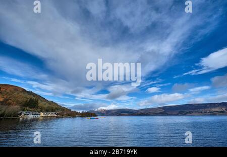 Ben Lomond aus Luss, am Ufer von Loch Lomond, Schottland Stockfoto