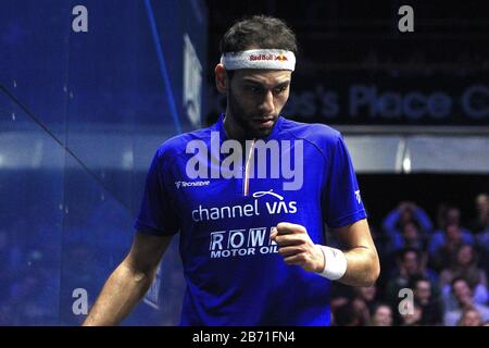 London, Großbritannien. März 2020. Mohammed El Shorbagy aus Ägypten feiert seinen Sieg gegen Tarek Momen aus Ägypten. St. James's Place Canary Wharf Classic 2020 Squash, Tag 5 im East Wintergarden in Canary Wharf, London am Donnerstag, 12. März 2020, Foto von Steffan Bowen/Andrew Orchard Sportfotografie/Alamy Live News Credit: Andrew Orchard Sportfotografie/Alamy Live News Stockfoto