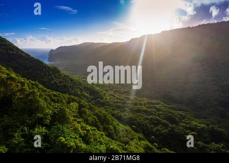 Vereinigte Staaten von Amerika, Hawaii, Molokai-Insel, Luftansicht des Halawa-Tals Stockfoto