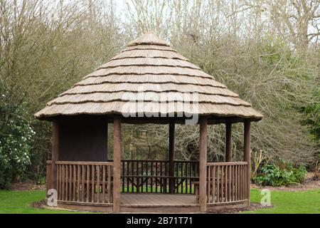 Reethred Garden Structure Droitwich Spa, Worcestershire England UK. 07/03/2020 schraffierte Gartenstruktur für Entspannung und Familienfeiern, weddin Stockfoto