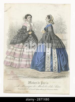 Le Messager des Modistes et des Salons, Modes de Paris, Journal Aglaja, avril 1857 Zwei Frauen in einem Park: Links: Schwarzer ärmelloser Mantel mit Rüschen geschnitten. Rosafarbener Gown mit breitem Strokenrok mit weißem/rosafarbenem Streifenmotiv. Rechts: Schwarze Schulterjacke mit Streifenmuster und mit Perlen beschnitten. Blaues Kleid mit vollem Rock mit zwei senkrechten weißen Streifen mit Kreismotiv. Das Bild entstand in Aglaja (1848-1864), Monatsheft Damenneedlework, herausgegeben von AC Kruseman. Hersteller: Druckmaschine: Anonymer Herausgeber: AC Kruseman (denkmalgeschütztes Gebäude) Drucker: Lamoureux (Listed Property) Pl Stockfoto