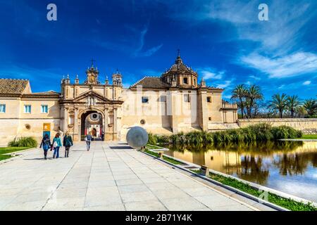 Andalusisches Museum für Zeitgenössische Kunst (Centro Andaluz de Arte Contemporáneo) in einem ehemaligen Kloster Santa Maria de las Cuevas, Sevilla, Spanien Stockfoto