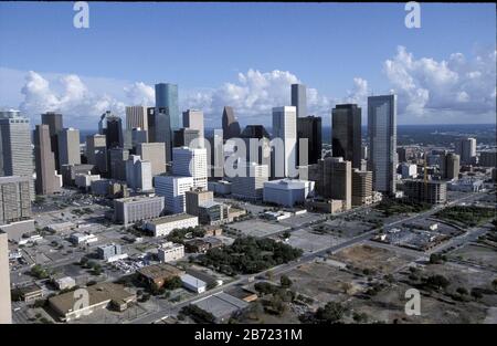 Houston, Texas USA, August 2001: Skyline der Innenstadt dominiert vom Chase Tower, dem höchsten Gebäude in Texas. ©Bob Daemmrich Stockfoto