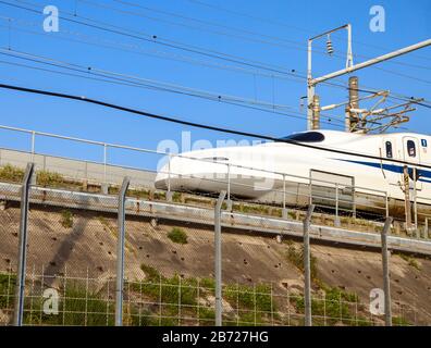 Nagoya, JAPAN - 02. Mai 2016: EIN Shinkansen-Kugelzug in Japan am 02. Mai 2016 in Nagoya, Japan. Stockfoto