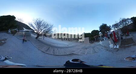 360 Grad Panorama Ansicht von Arcadian Way, Bibliothek von Celsus und Amphitheater in Ephesus, Türkei