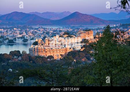 Blick auf den Stadtpalast Udaipur Rajasthan Indien Stockfoto