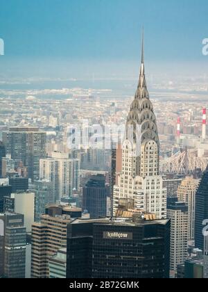 Baukoteletts mit dem Chrysler Building mit Blick auf North-East, Midtown Manhattan Stockfoto