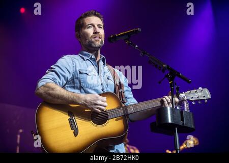 Josh Turner tritt am Dienstag, 3. März 2020, in Augusta GA im Miller Theatre auf Stockfoto