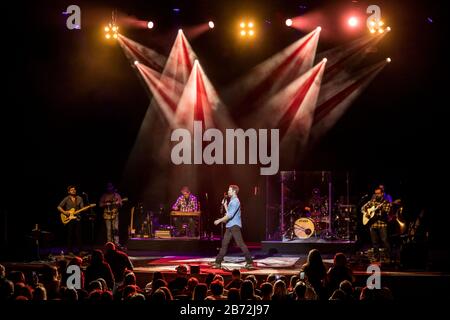 Josh Turner und seine Band sind am Dienstag, 3. März 2020, in Augusta GA im Miller Theatre zu sehen Stockfoto