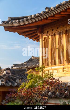 Traditionelle Häuser in Bukchon Hanok Dorf, Seoul, Südkorea Stockfoto