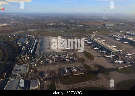 Luftansicht des Flughafens Heathrow Terminal 5, London, Großbritannien, 06. März 2020, Foto von Richard Goldschmidt Stockfoto