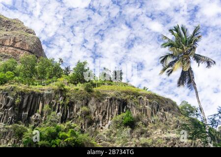 Berge auf der Insel Santo Antao, Cabo Verde, grünes kap und wunderschöner Himmel und Natur Stockfoto