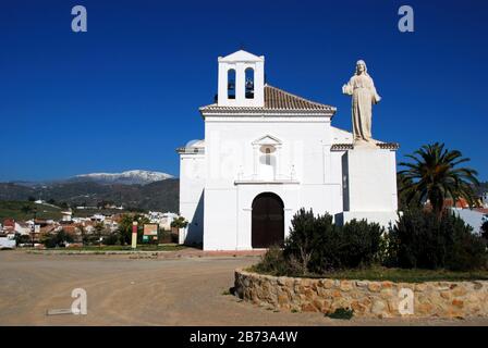 Hermitage unserer Lieben Frau der Heilmittel (Ermita de la Virgen de los Remedios), und Statue, Velez Malaga, Spanien. Stockfoto