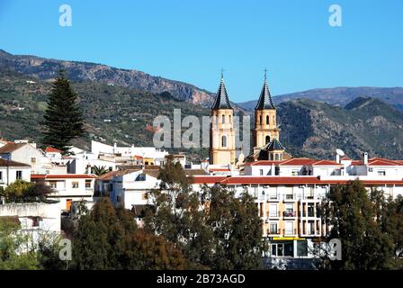 Blick auf die Stadt im Vale von Lecrin, Orgiva, Spanien, Europa. Stockfoto