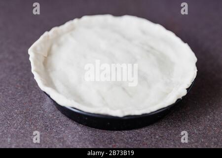 Gesunde pflanzliche Lebensmittelrezepte, vegane Schäferkuchen mit Linsen und Kartoffelbrei im Maschen Stockfoto