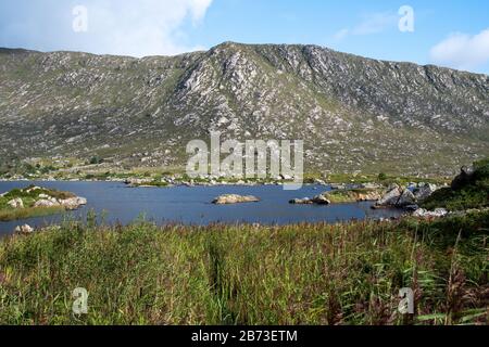 Lake in Derryrush auf dem Wild Atlantic Way in Irland Stockfoto