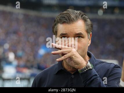 Gelsenkirchen, Deutschland. Okt. 2019. Firo: 26.10.2019, Fußball, 1.Bundesliga, Saison 2019/2020, Derby, Revierderby, FC Schalke 04 - BVB, Borussia Dortmund Sportdirektor Michael ZORC, BVB, Austausch weltweite Nutzung Credit: Dpa/Alamy Live News Stockfoto