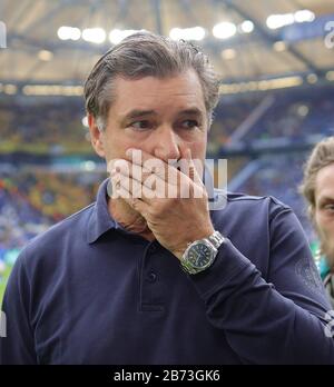 Firo: 26.10.2019, Fußball, 1.Bundesliga, Saison 2019/2020, Derby, Revierderby, FC Schalke 04 - BVB, Borussia Dortmund 0:0 Sportdirektor Michael ZORC, BVB, Austausch weltweit Stockfoto