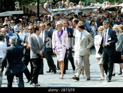 TRH Prince und Princess of Wales besuchen Bratislava während ihrer Königstour durch die Tschechoslowakei im Mai 1991 Stockfoto