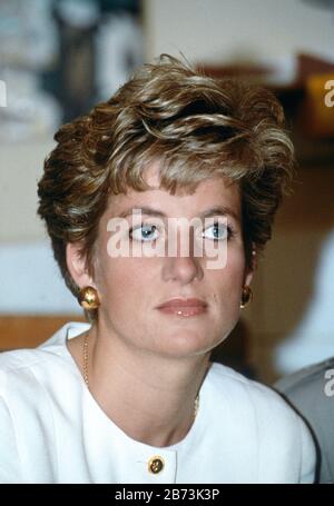 HRH Prinzessin Diana - HRH Die Prinzessin von Wales besucht eine taube Schule in Prag, Tschechoslowakei 1991 Stockfoto