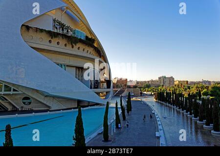 Spanien, Valencia, Valencia, Ciutat de les Arts i les Ciénci Ciutat de les Arts i les Ciénci Stadt der Künste und der Wissenschaften, Gebäude, Palau de les Stockfoto